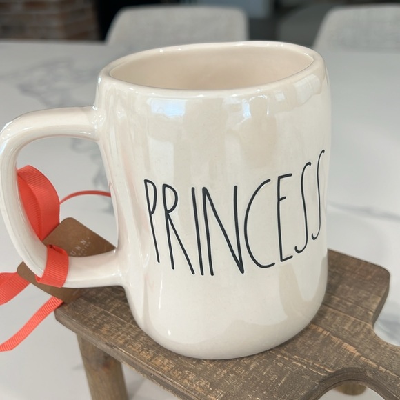 👑Cute. Rae Dunn PRINCESS MUG. - Picture 14 of 16